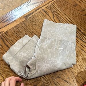 ❤️Gymshark Beige Patterned Leggings